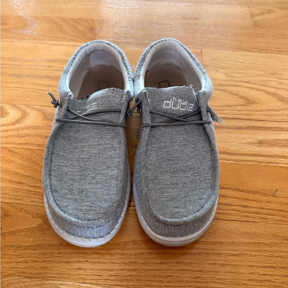 Kids Hey Dude Wally Light Gray Loafers - Picture 4 of 4